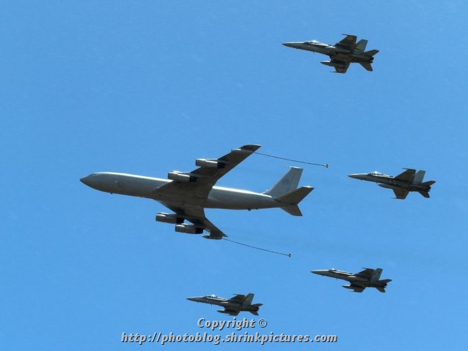707 Refuelling F/A-18 Hornets